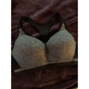 Victoria’s Secret Incredible Sports Bra 38DD